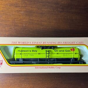 IHC Hudson's Bay Oil & Gas Tanker Train Car (New)